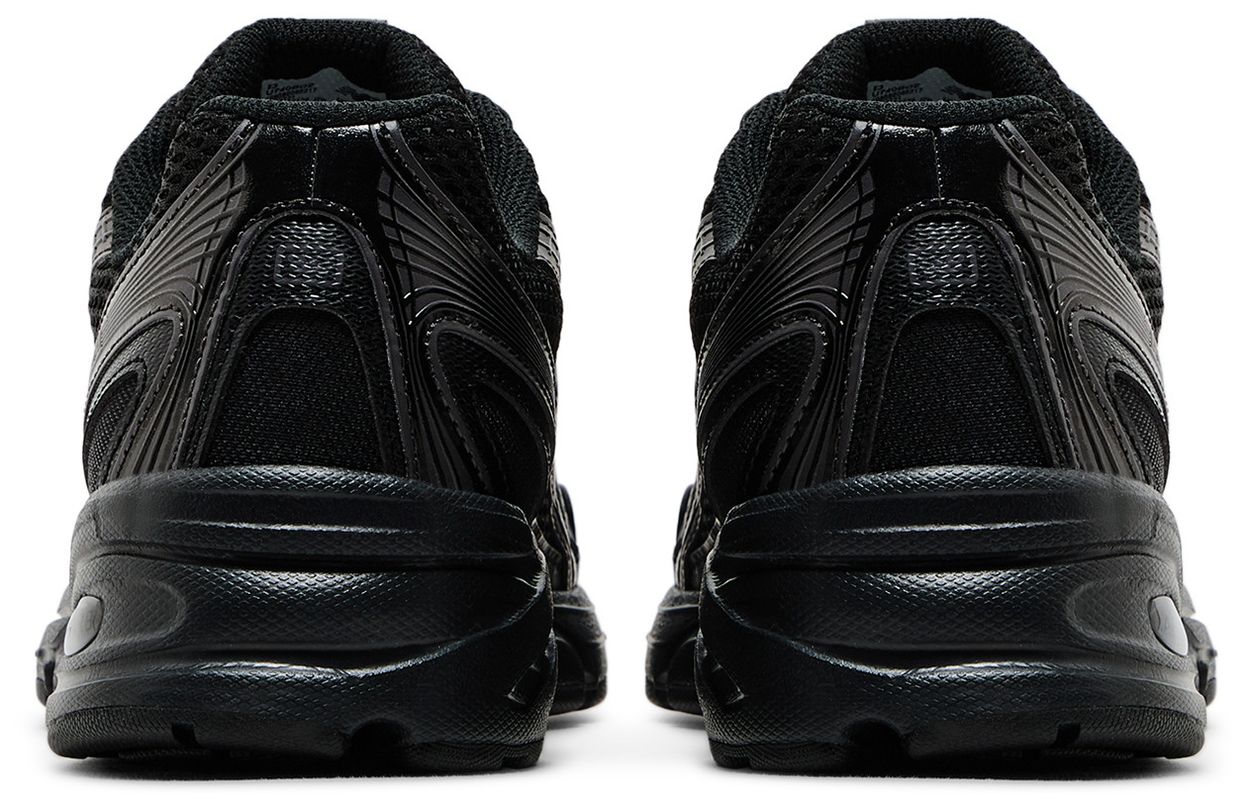 New Balance 740 Triple Black-Back