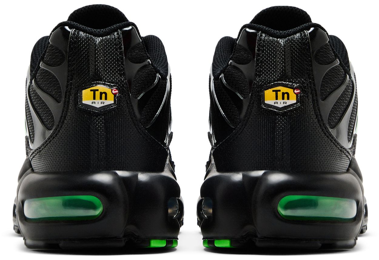 Nike Air Max Plus Black Green Strike-Back