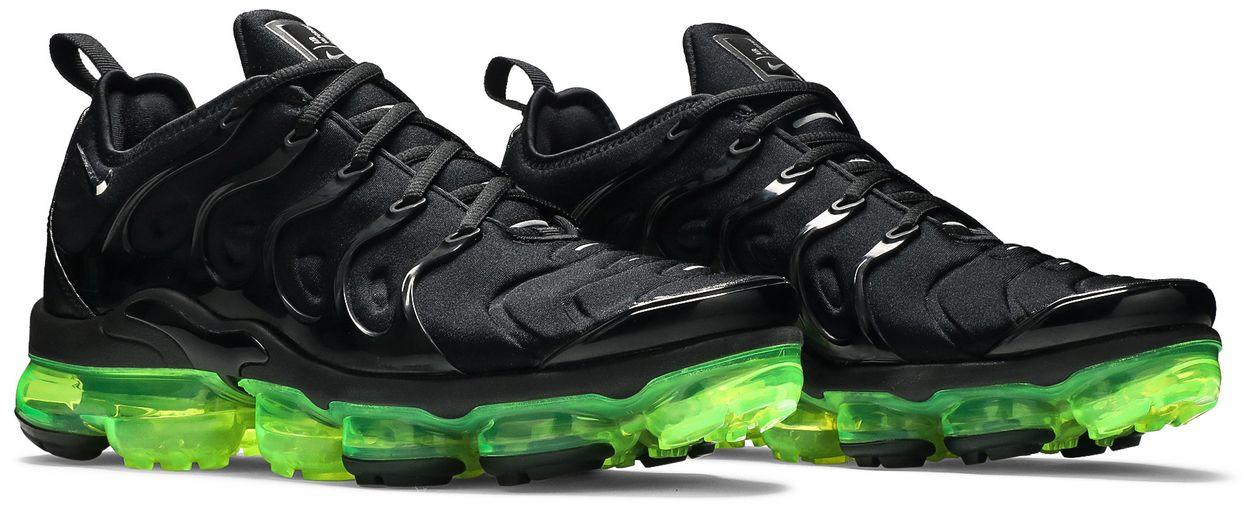 Nike Air VaporMax Plus Black Volt Sole-Pair
