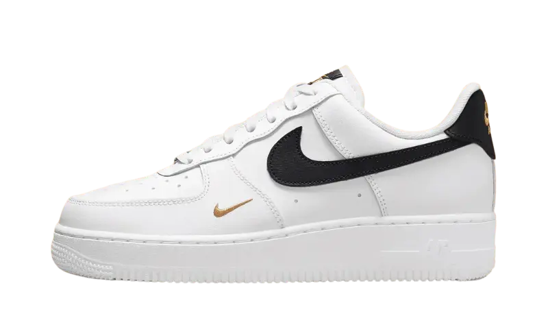 Nike Air Force 1 Low 07 Essential Wit Zwart Goud Mini Swoosh Dames