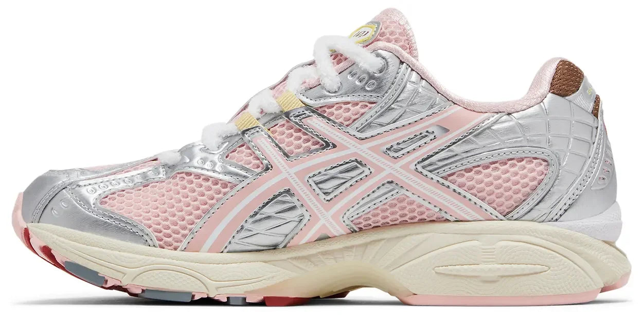 ASICS Gel-Nimbus 10.1 Vandy The Pink x atmos Banana Split Strawberry 2