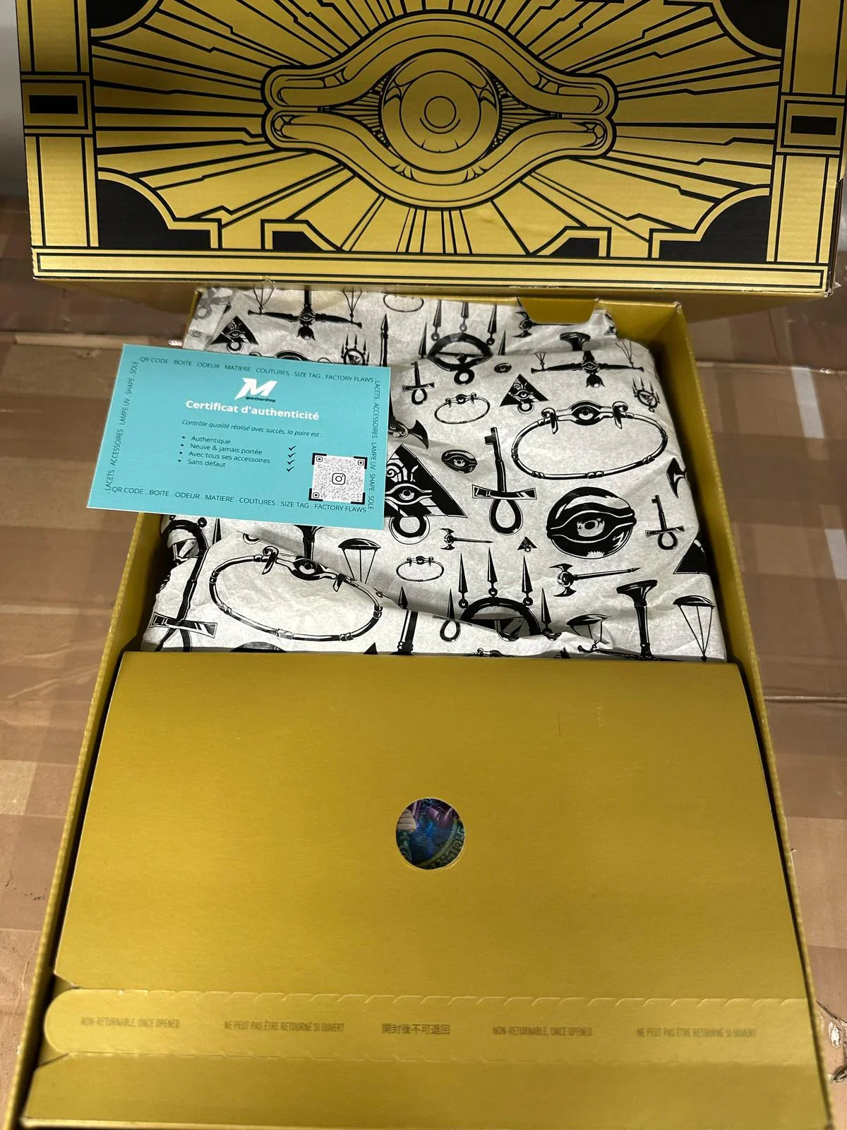 Adidas ADI2000 Yu-Gi-Oh! Yugi's World (with Sealed Dark Magician Promo Card) wave box and accessories