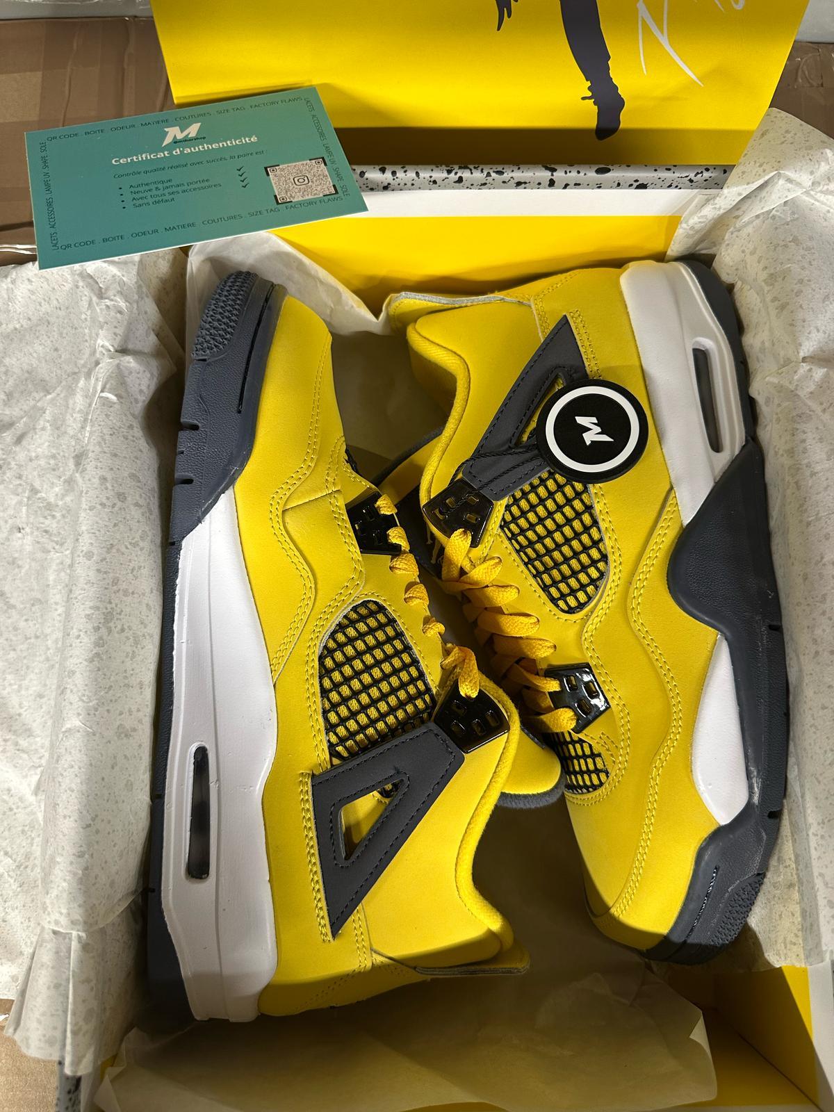 Air Jordan 4 Retro Tour Yellow Lightning wave box and accessories