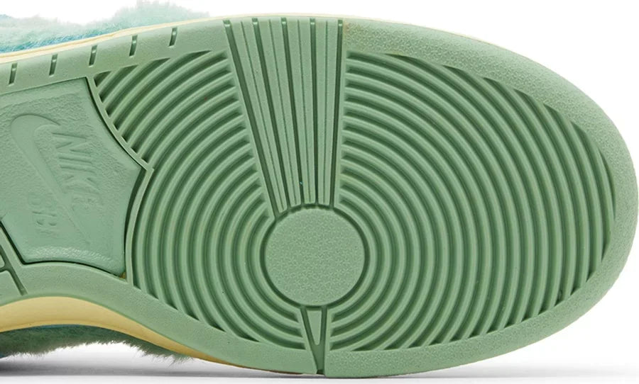 Close Sole Nike SB Dunk Low Verdy Visty (PS)
