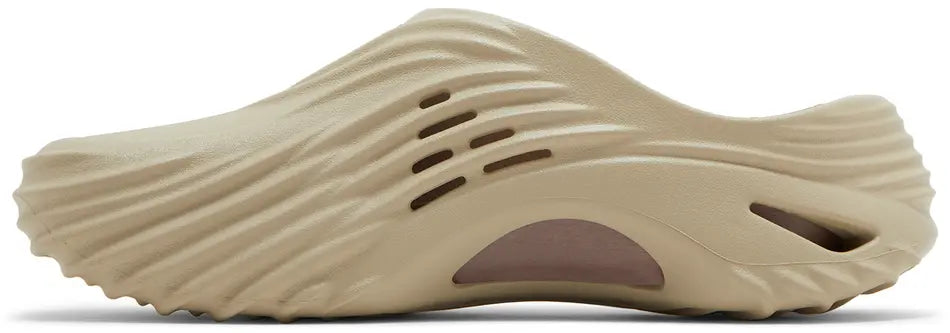 Crocs Echo Wave Clog Moth