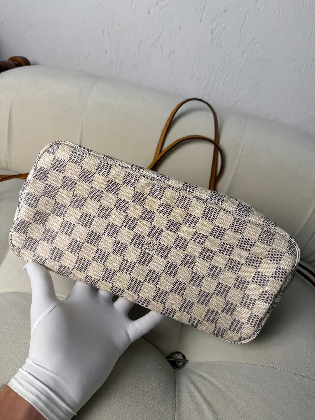 Louis Vuitton Neverfull Damier Blanc-Bottom