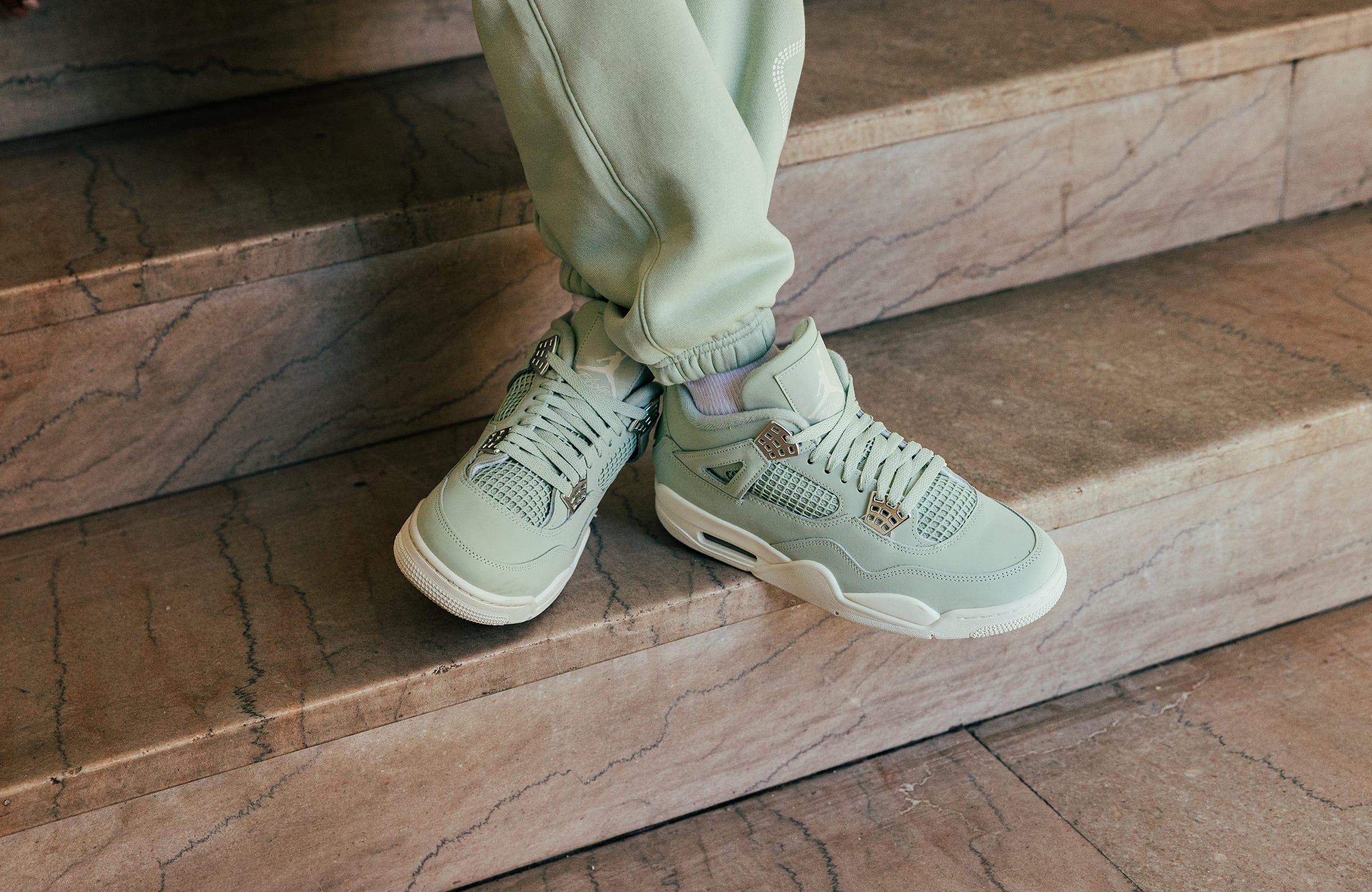 Jordan 4 Retro Seafoam Sail (W)