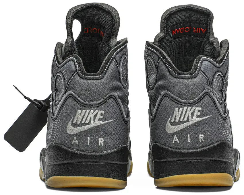 Hell counter Jordan 5 Retro
Off-White Muslin