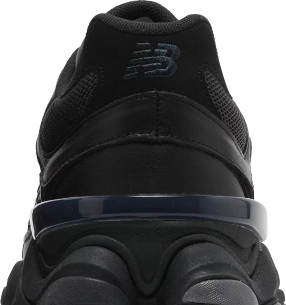 Hell counter New Balance 9060 Triple Black Leather