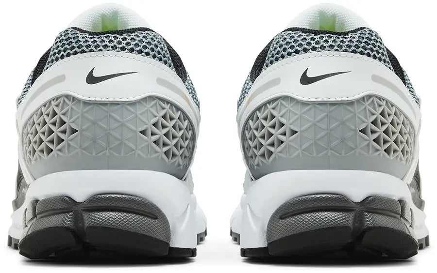 Hell counter Nike Zoom Vomero 5 SE SP Dark Grey Black White
