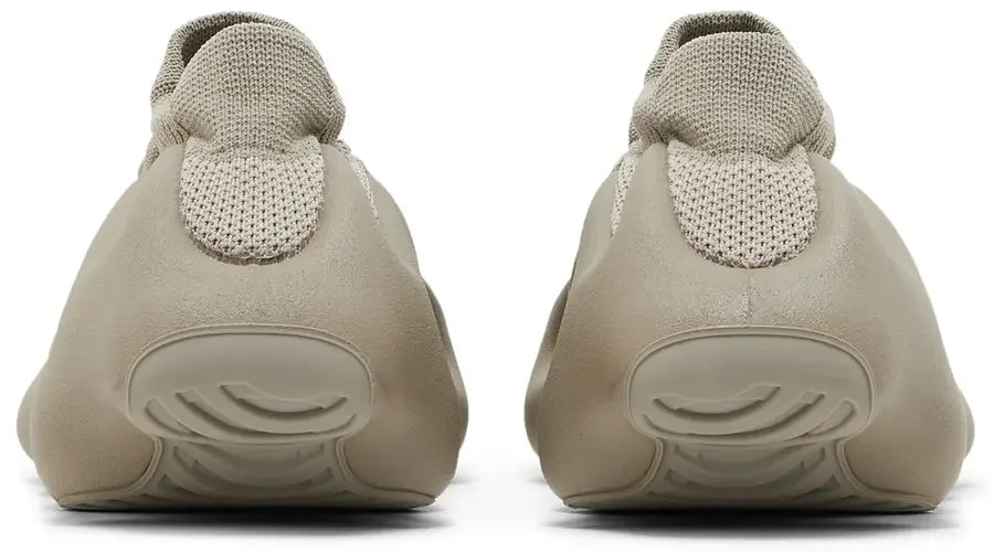 Hell counter adidas Yeezy 450 Stone Flax