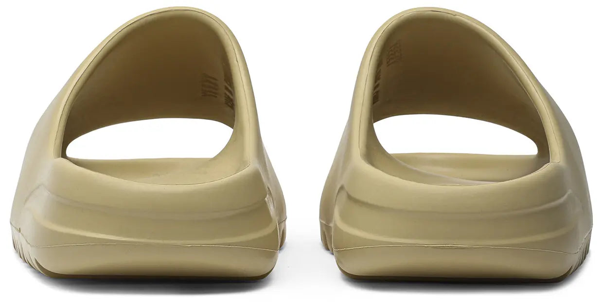 Hell counter adidas Yeezy Slide Desert Sand