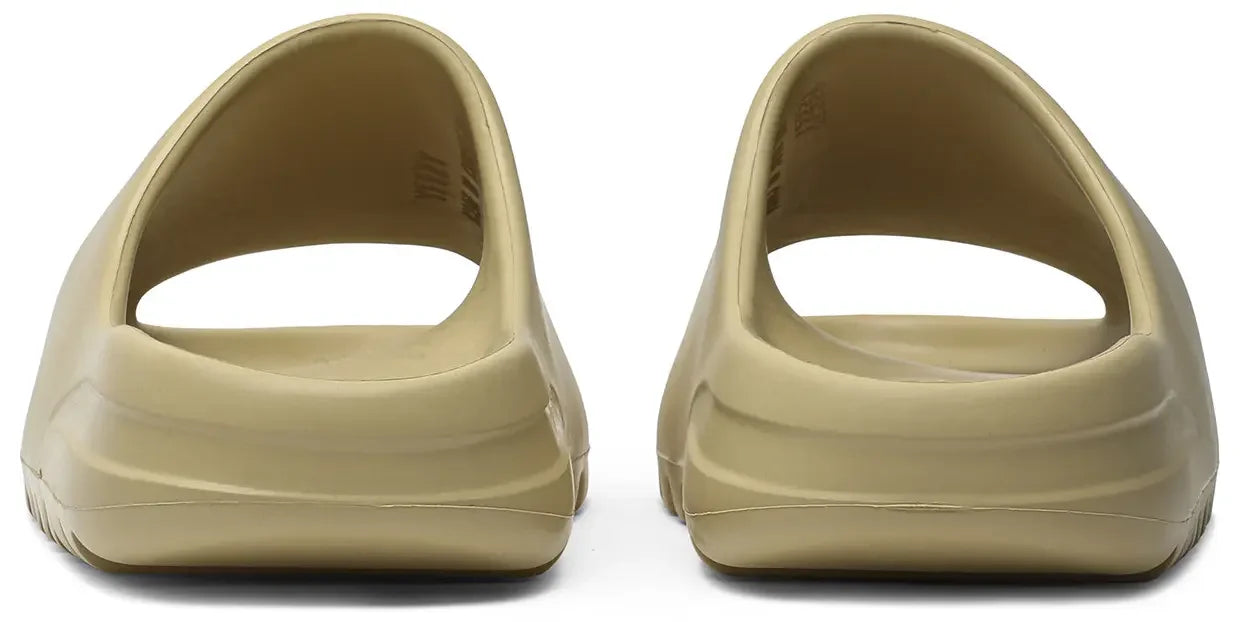 Hell counter adidas Yeezy Slide Desert Sand