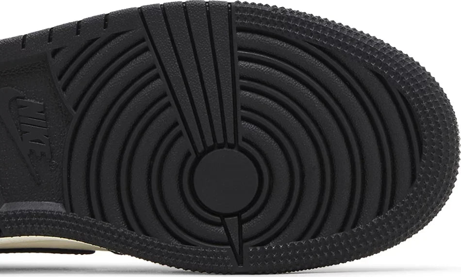 Jordan 1 Retro Low OG Mocha Close-up Sole