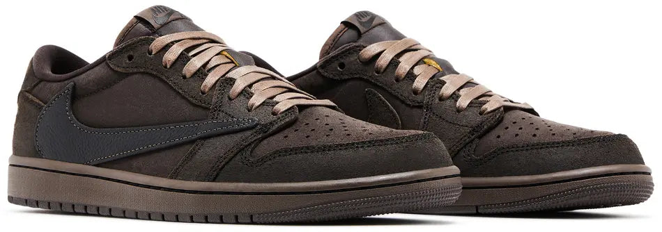 Jordan 1 Retro Low OG SP Travis Scott Velvet Brown pair