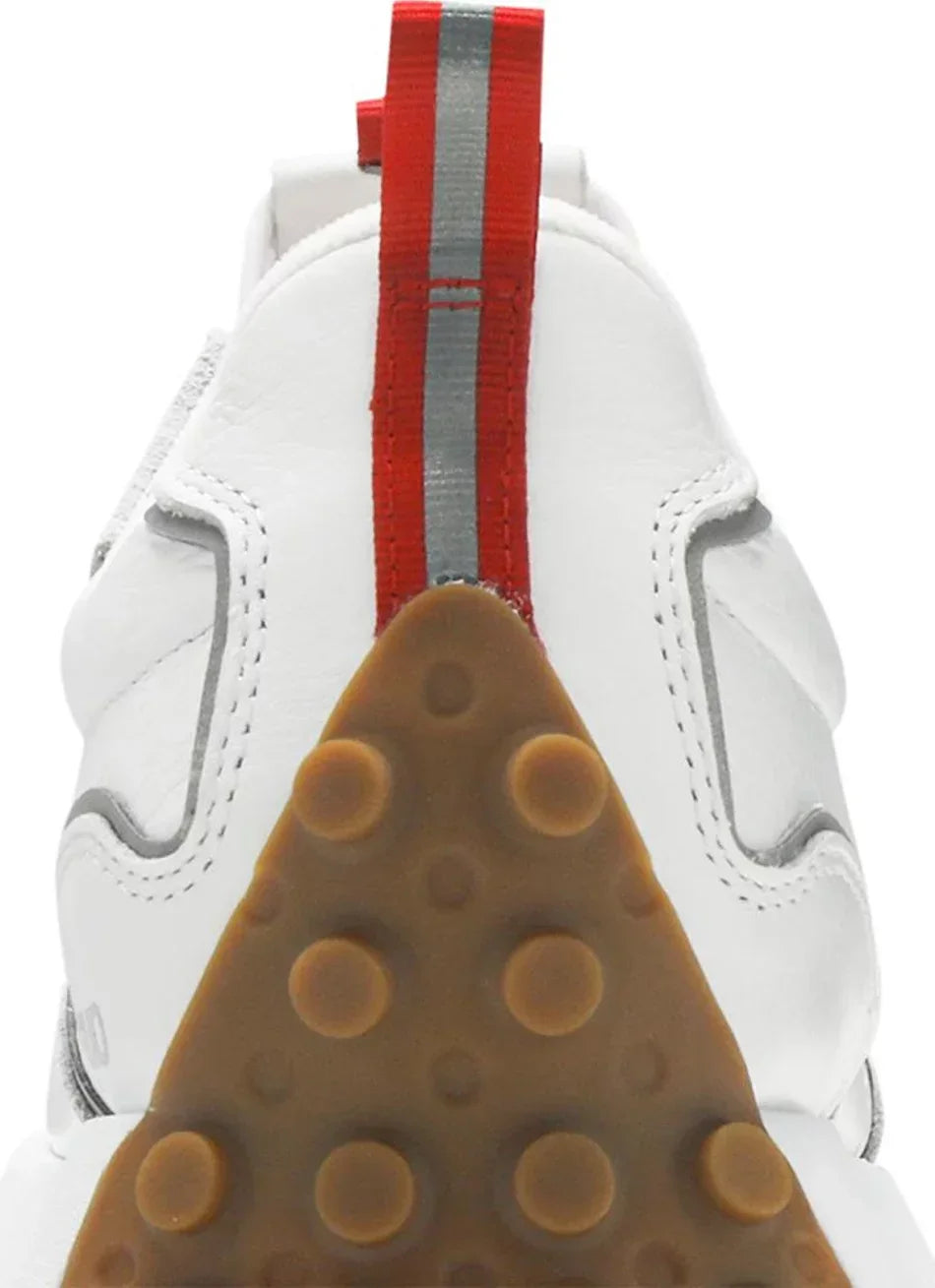 New Balance 327 Aries White close-up heel counter