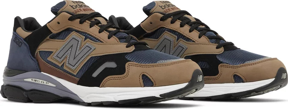 New Balance 920 MiUK Navy Beige Black pair