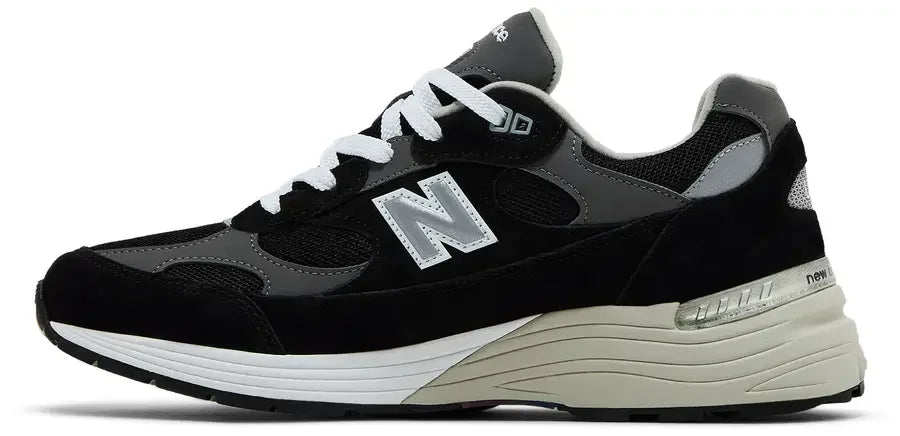 New Balance 992
MiUSA Black Grey