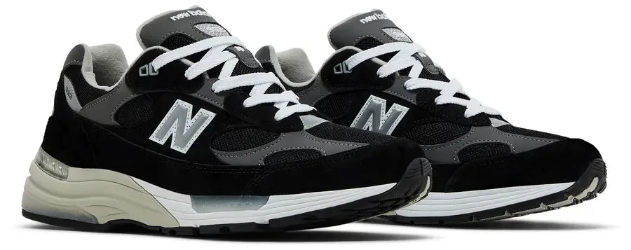 New Balance 992
MiUSA Black Grey