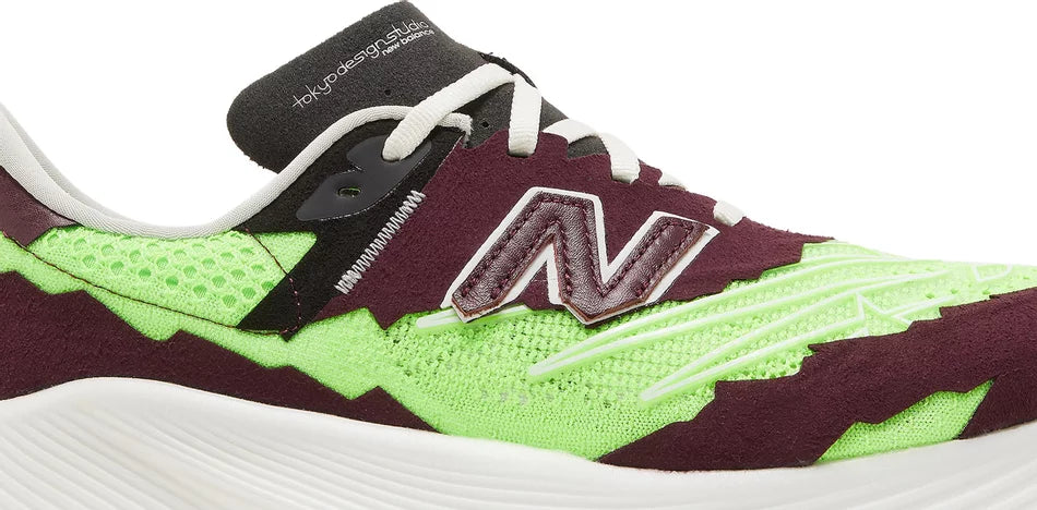 New Balance FuelCell RC Elite v2 SI Stone Island TDS Green close-up