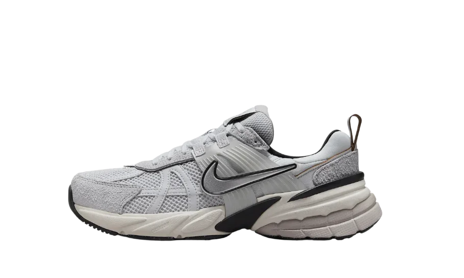 Nike V2K Run Pure Platinum Chrome (W) FN6703-002 MTHOR SHOP