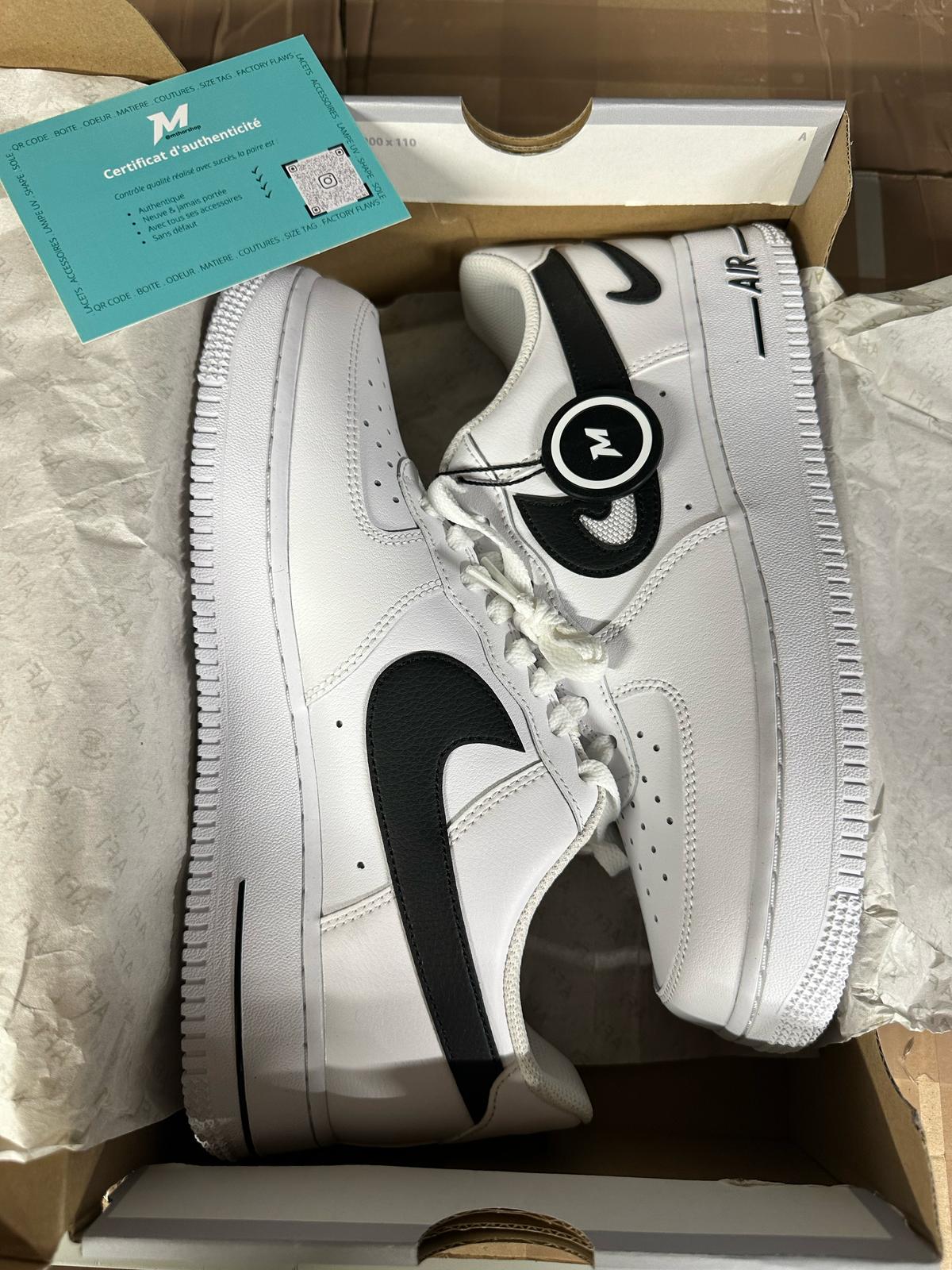 Nike Air Force 1 Low 07 FM Cut Out Swoosh White Black wave box and accessories