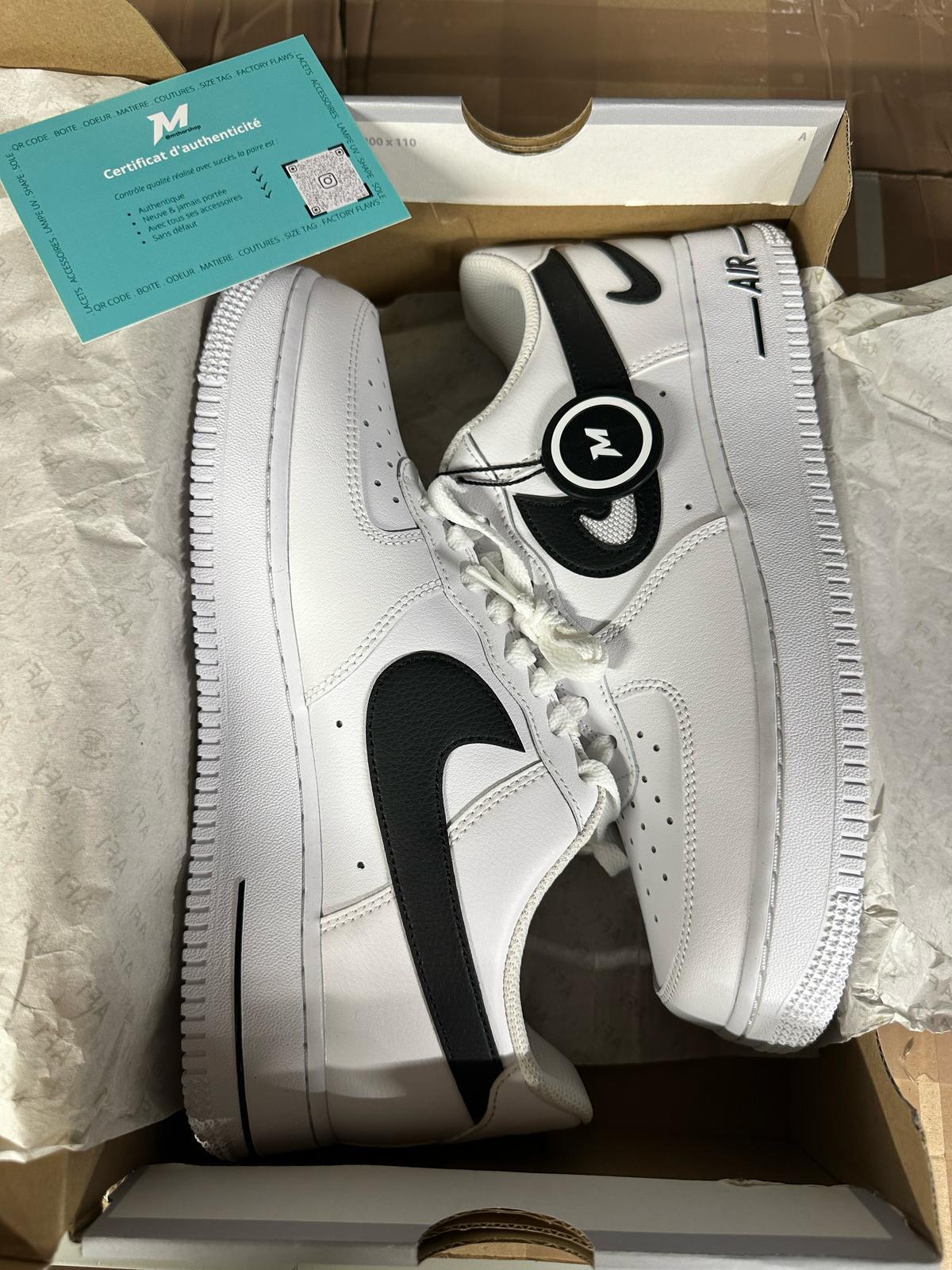 Nike Air Force 1 Low 07 FM Cut Out Swoosh White Black wave box and accessories