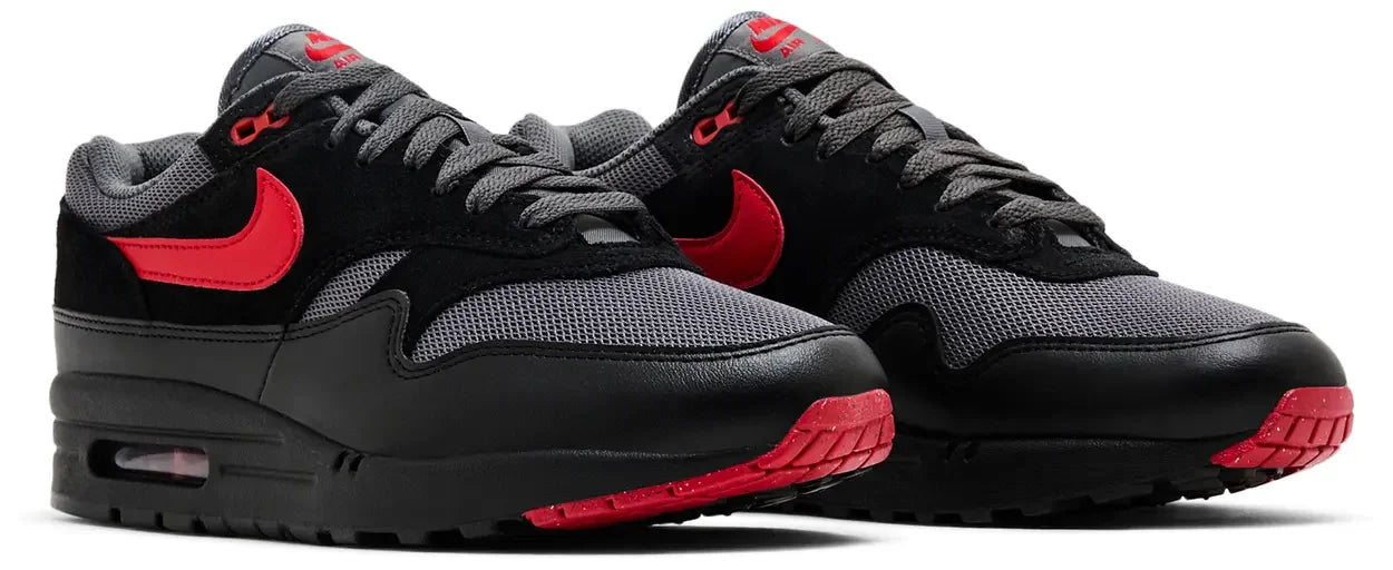 Nike Air Max 1 Essential Vamps Pair