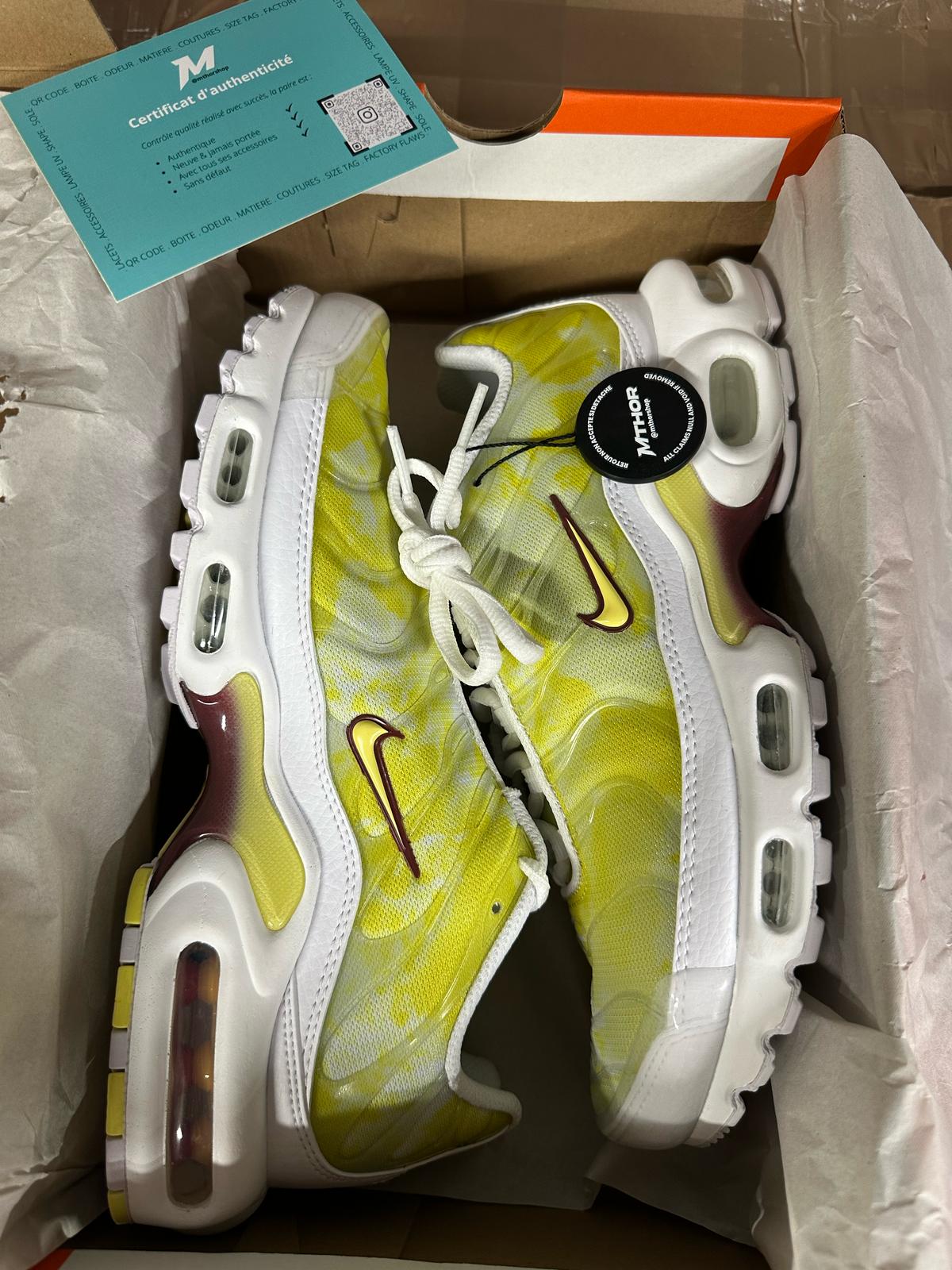 Nike Air Max Plus Lemon Acid Wash wave box and accessories
