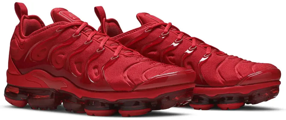 Nike Air VaporMax Plus Triple Red pair