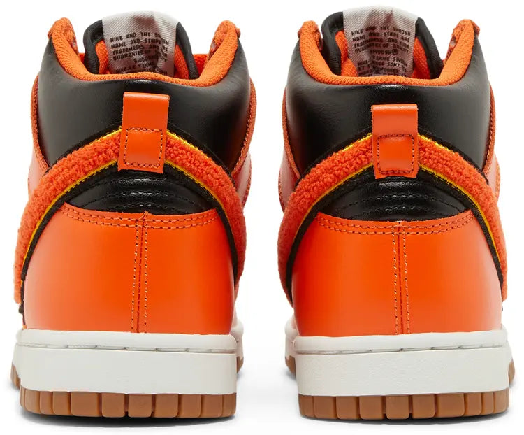 Nike Dunk High Retro Chenille Swoosh Safety Orange-hell counter