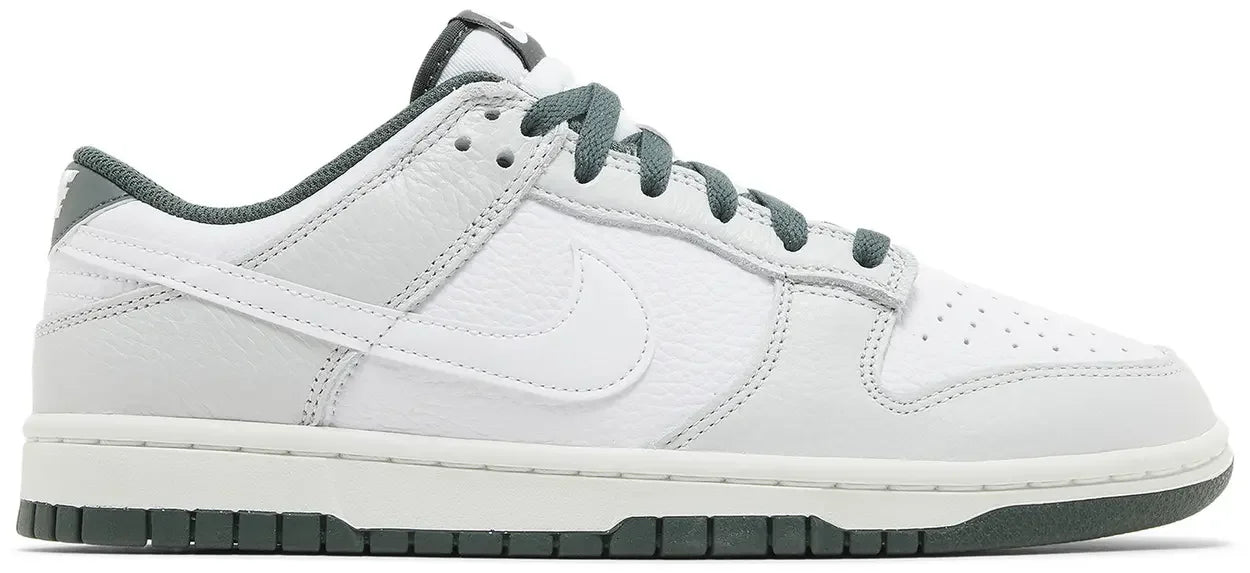 Nike Dunk Low Retro SE Photon Dust Vintage Green