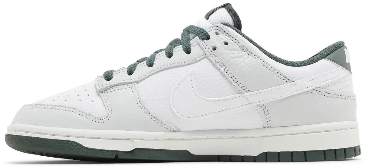 Nike Dunk Low Retro SE Photon Dust Vintage Green