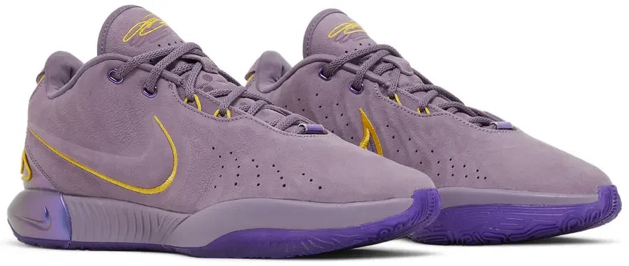 Nike LeBron 21
Purple Rain