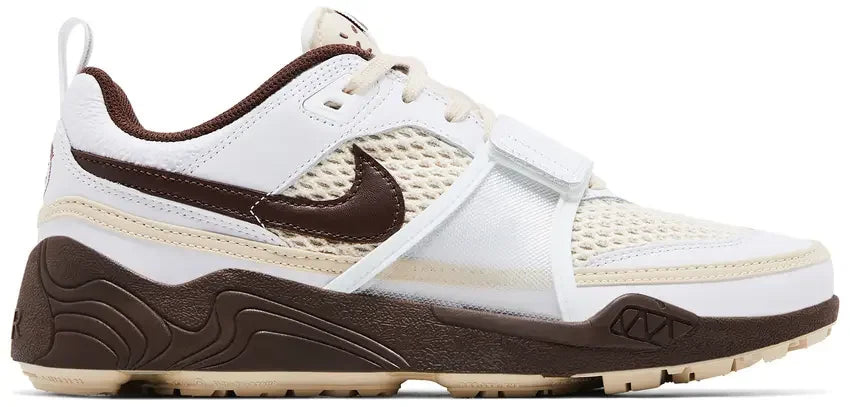 Nike Zoom Field Jaxx
Travis Scott Light Chocolate