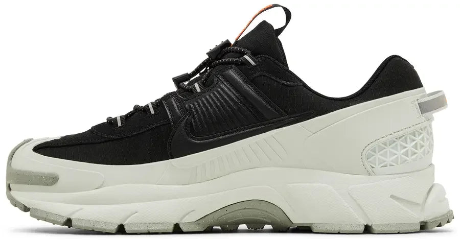 Nike Zoom Vomero 5 Roam Black Light Silver 2