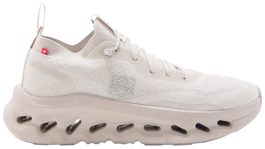 On Running Cloudtilt Loewe Sand