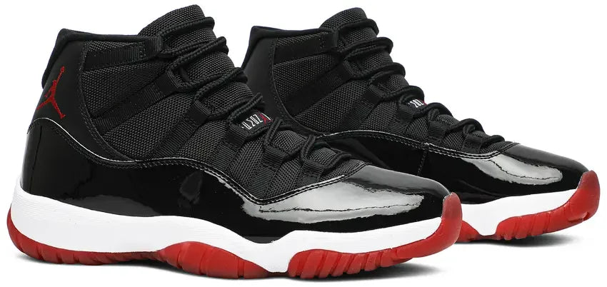 Pair Jordan 11 Retro Playoffs Bred (2019)
