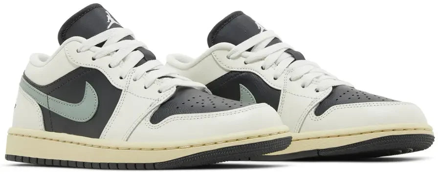 Pair Jordan 1 Low Jade Smoke (W)