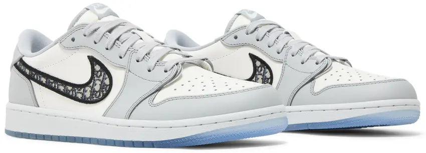 Pair Jordan 1 Retro Low Dior