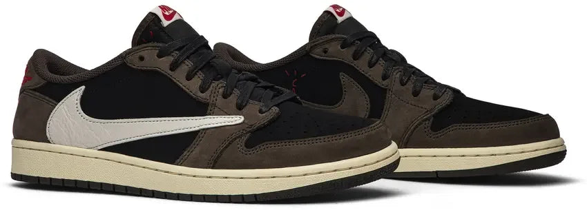 Pair Jordan 1 Retro Low OG SP
Travis Scott Mocha