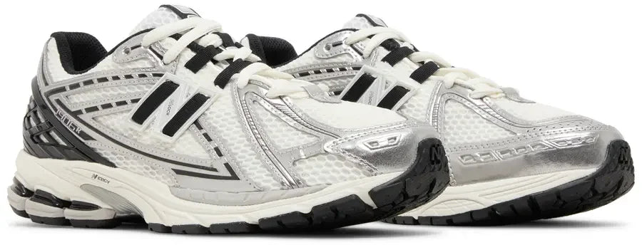 Pair New Balance 1906R Silver Black