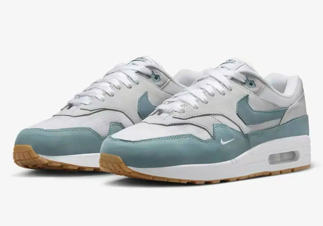 Pair Nike Air Max 1 .SWOOSH Low Poly Adventure