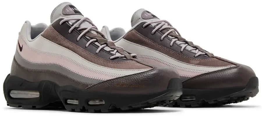 Pair Nike Air Max 95 SP A Ma Maniére While You Were Sleeping