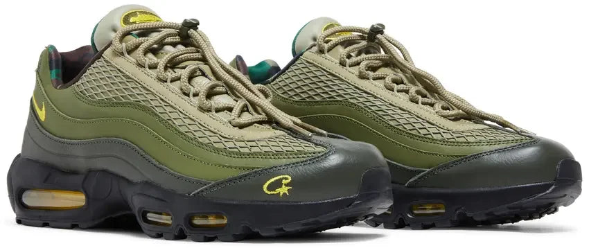 Pair Nike Air Max 95 SP
Corteiz Gutta Green