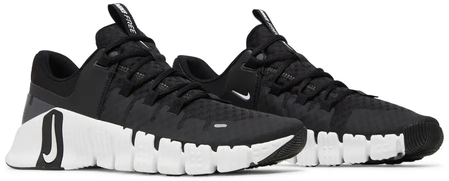 Pair Nike Free Metcon 5 Black White