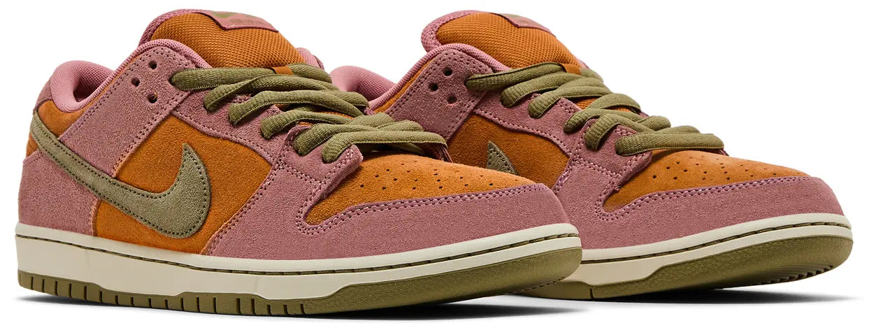 Nike SB Dunk Low Red Stardust