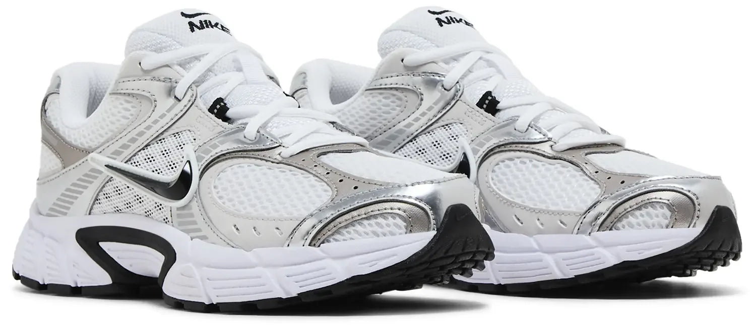 Pair Nike V5 RNR White Vast Grey College Grey Black