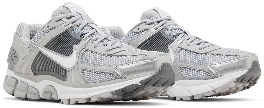 Pair Nike Zoom Vomero 5 Cool Grey
