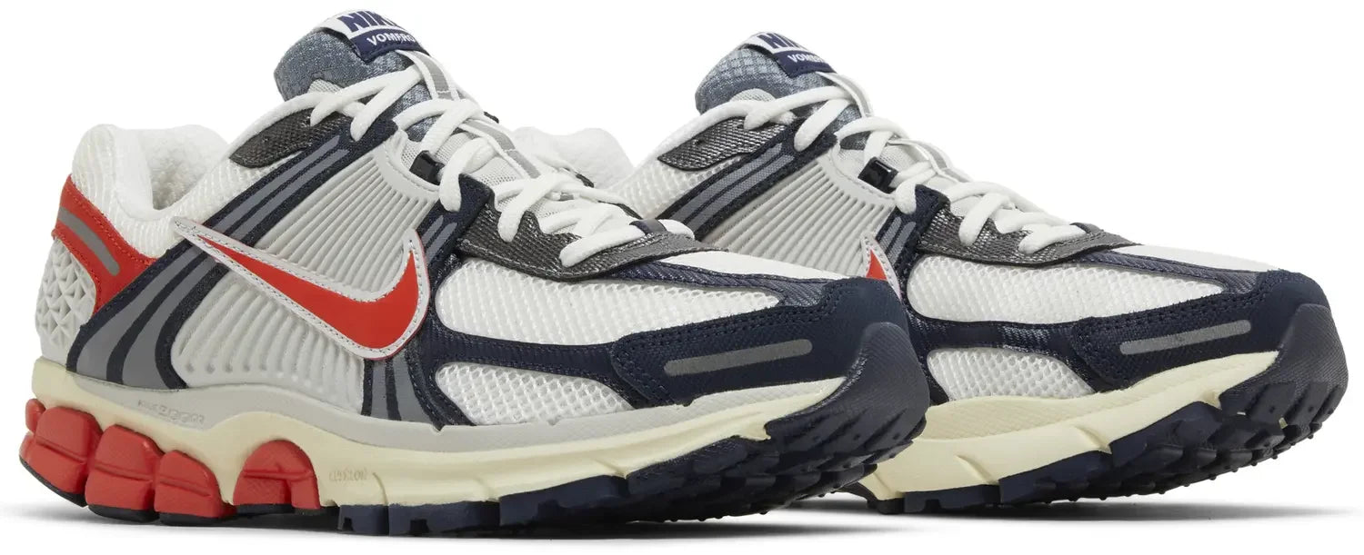 Pair Nike Zoom Vomero 5 USA